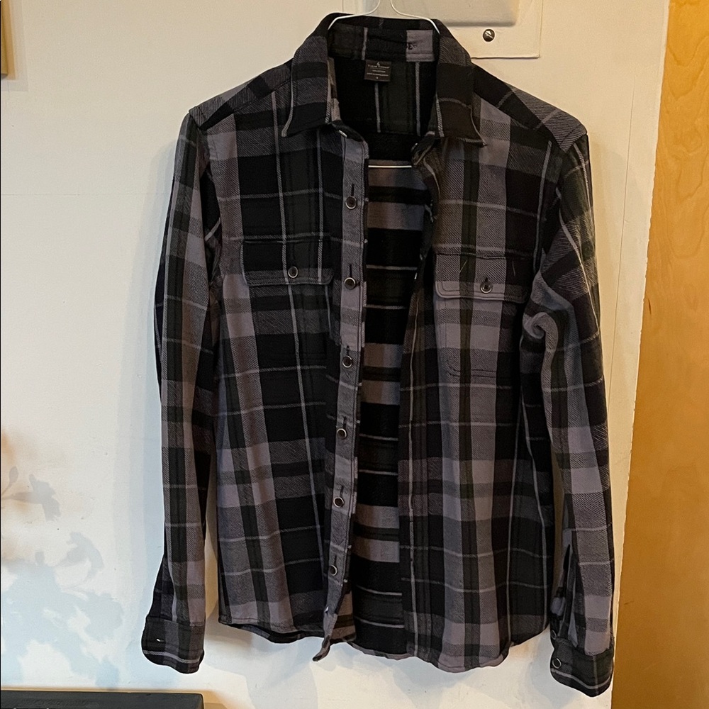 Taylor Vintage Size S Men's Black & Gray Flannel Button-Up Shirt